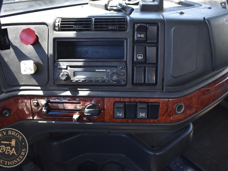 1999-volvo-vnl64t300-image-50