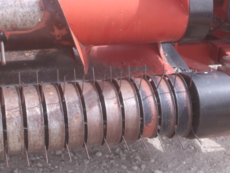 international-830-image-33