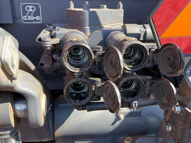 2016-kubota-m6-131-image-44