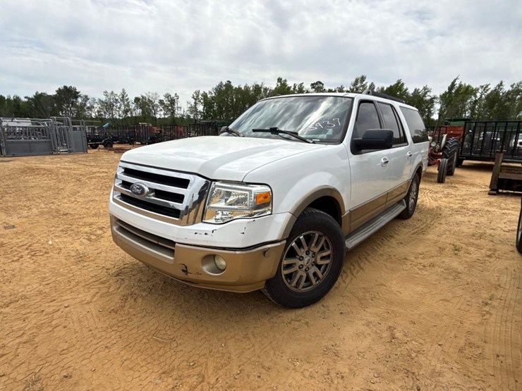 2011-ford-expedition-xlt-image-2