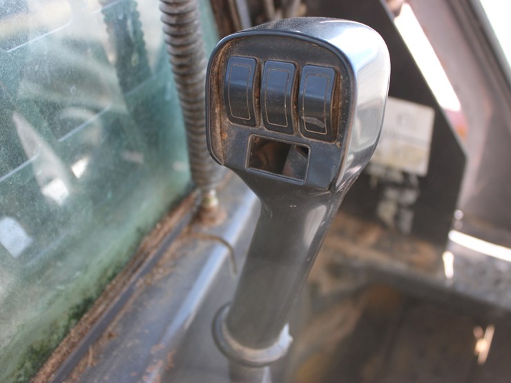 new-holland-ls190-image-51