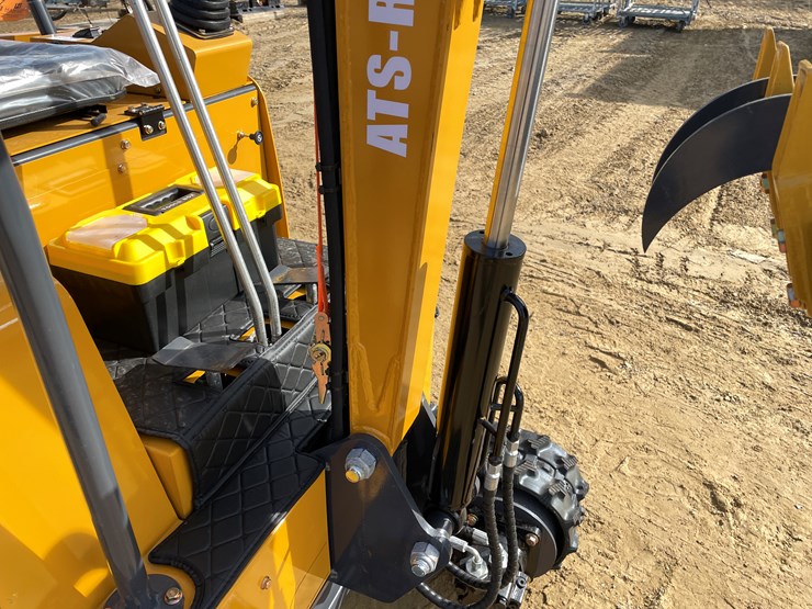 #1037-•-new-ats-rt15r-mini-excavator-image-24