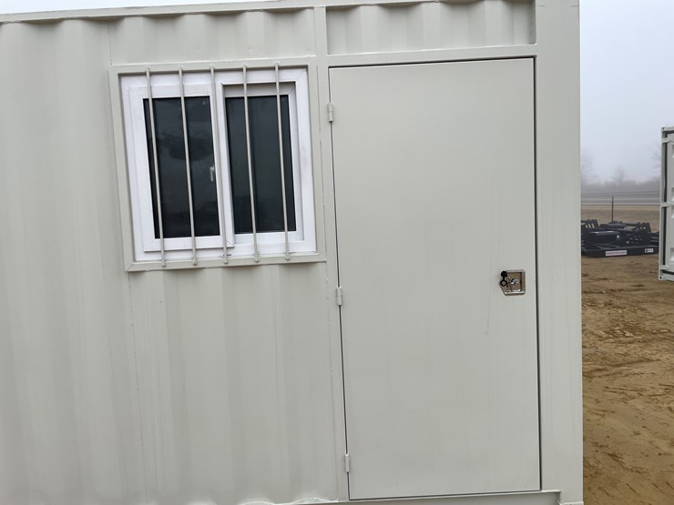 #118-•-10'-storage-container-image-22