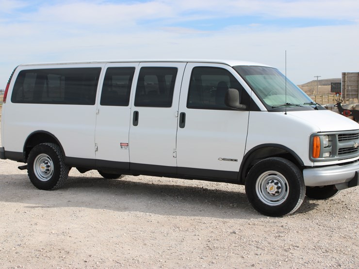2001-chevrolet-express-3500-image-5