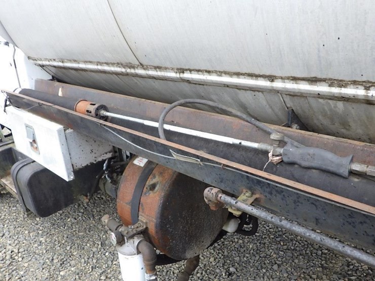 1995-ford-f800-image-17