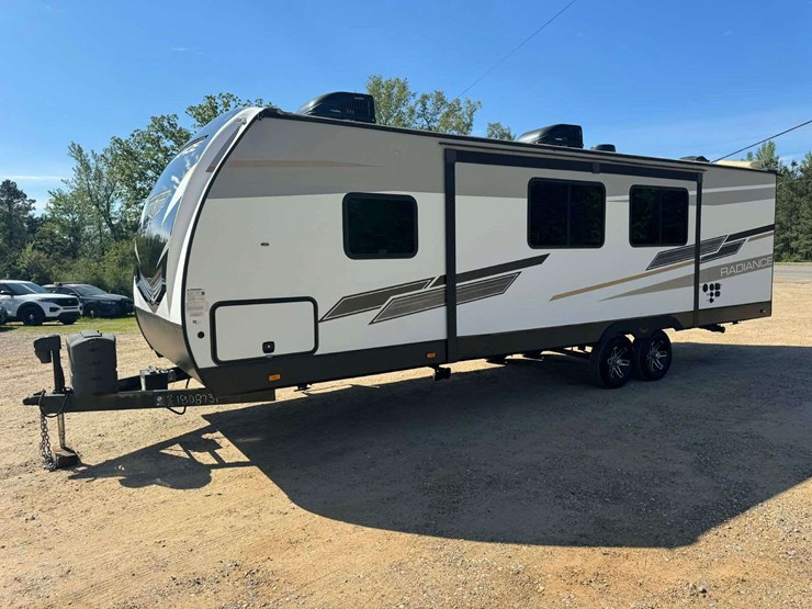 2021-radiance-28bh-bumper-pull-camper---bunks-image-1