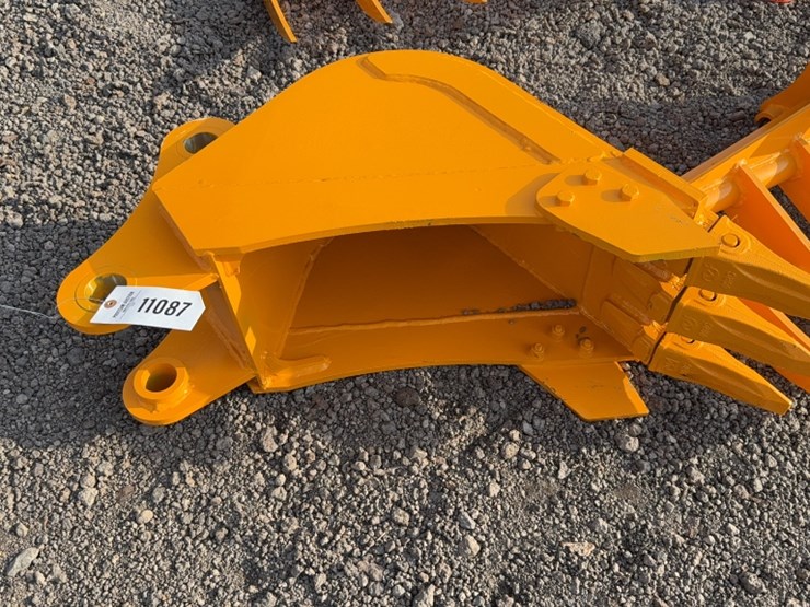 caterpillar-305-image-1