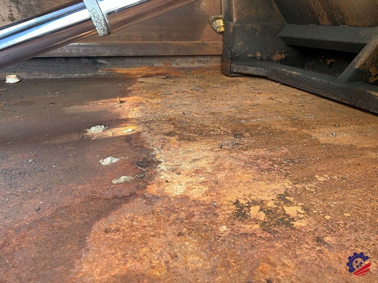 2013-ud-ud3300-s/a-garbage-truck-image-92