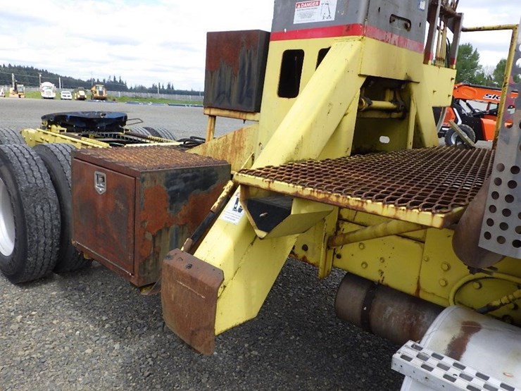 1984-ford-9000-image-19