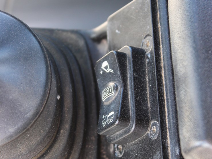 2021-deere-524p-image-46