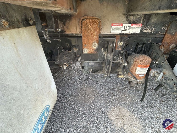 2013-ud-ud3300-s/a-garbage-truck-image-62