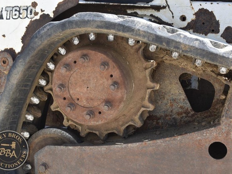 2013-bobcat-t650-image-32