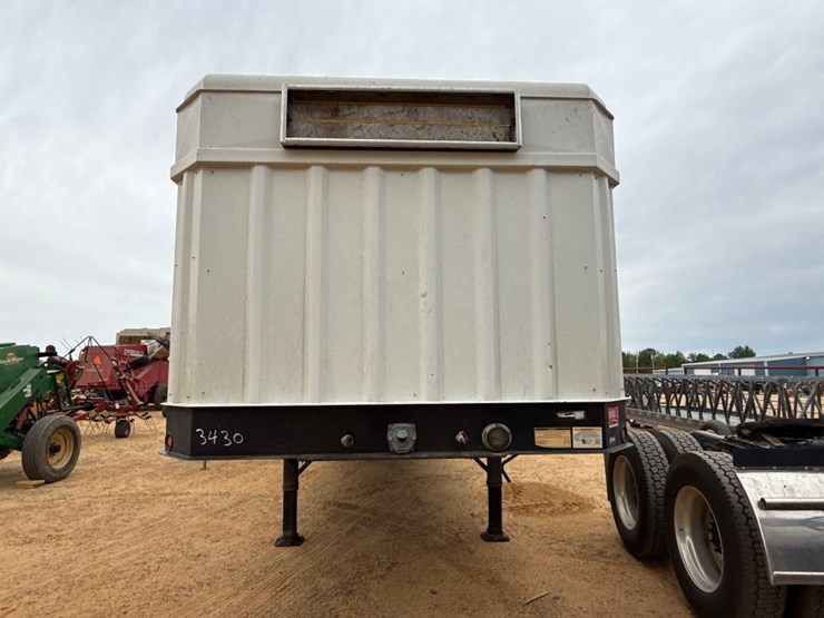 2016-neville-trailer-image-17