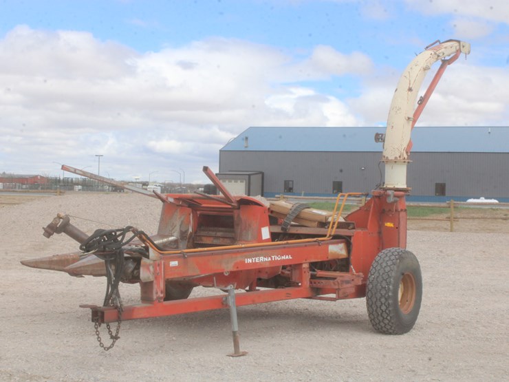 international-830-image-2