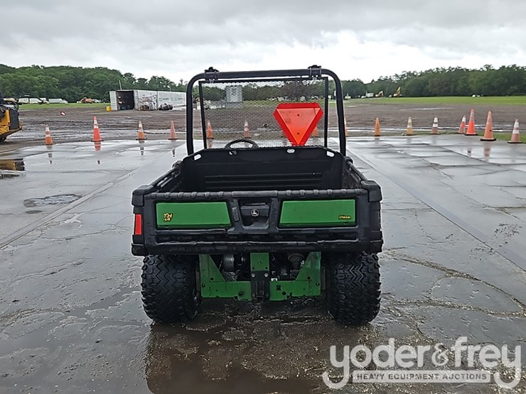 2013-john-deere-gator-image-12