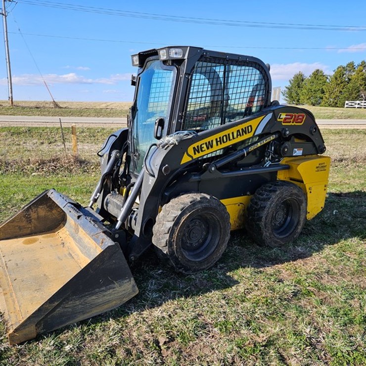 NEW HOLLAND L218