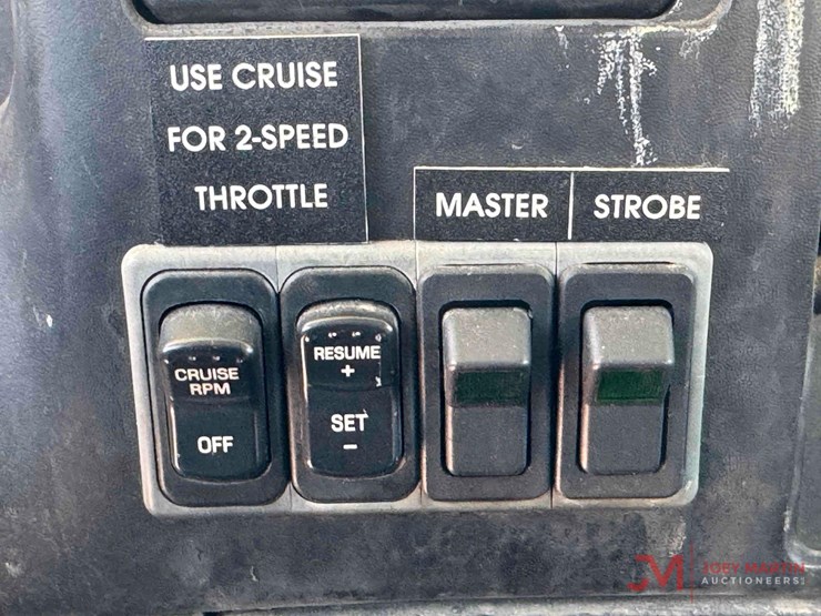 2009-ford-f750-xl-image-23