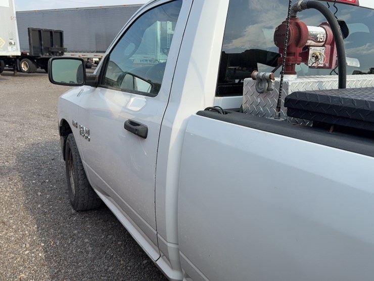 2015-dodge-1500-image-14