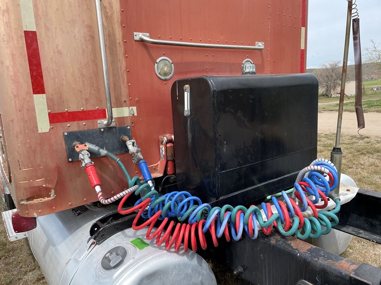 1998-peterbilt-378-image-11