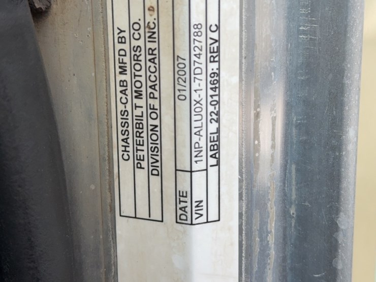 2007-peterbilt-357-image-17
