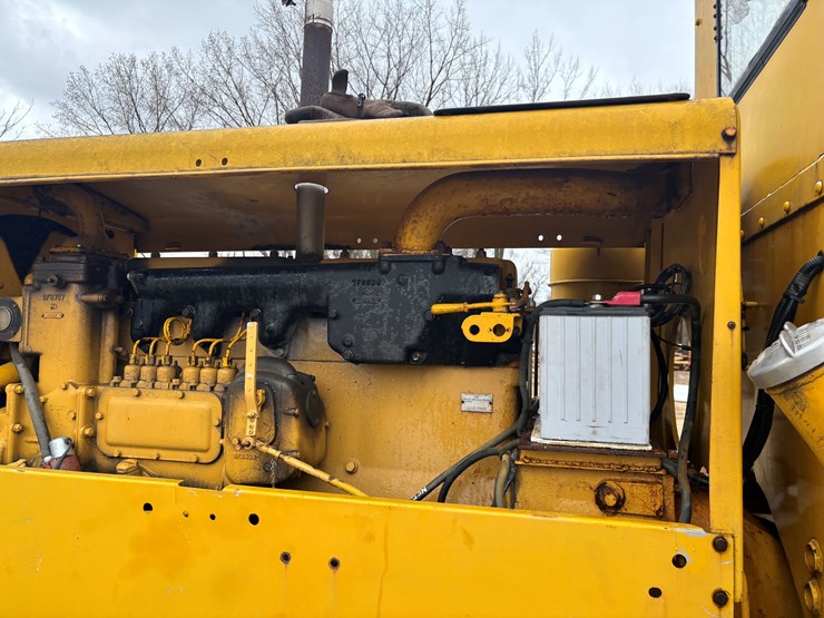 caterpillar-12-image-14