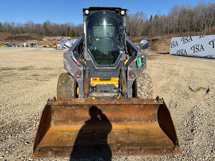 2020-deere-332g-image-8