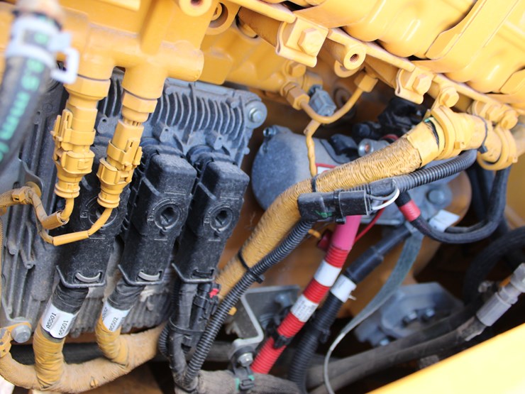 2021-deere-524p-image-77