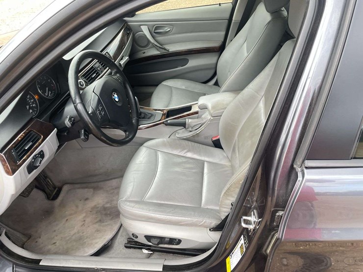 2006-bmw-325i-4-door-sedan-(178,642-miles)-image-10