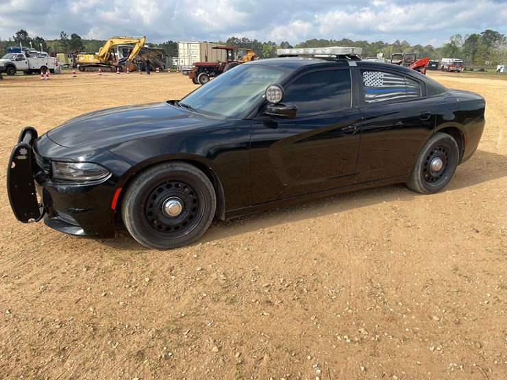 2017-dodge-charger-4-door-police-sedan-(79,558-miles)-image-1