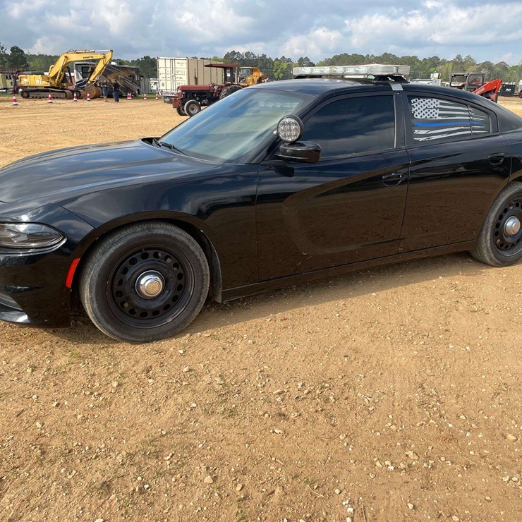 2017 Dodge Charger 4 Door Police Sedan (79,558 Miles)
