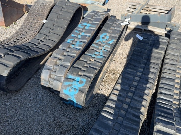 caterpillar-320-image-2