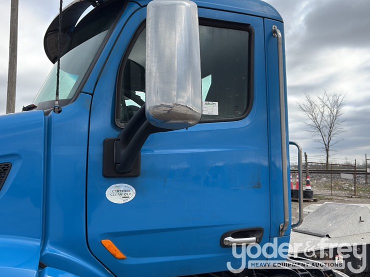 2018-peterbilt-579-image-117