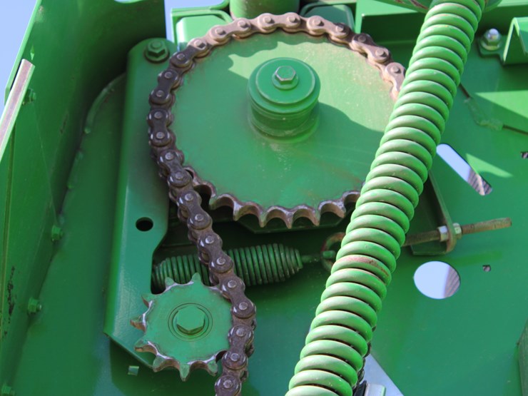 2022-john-deere-560r-image-29