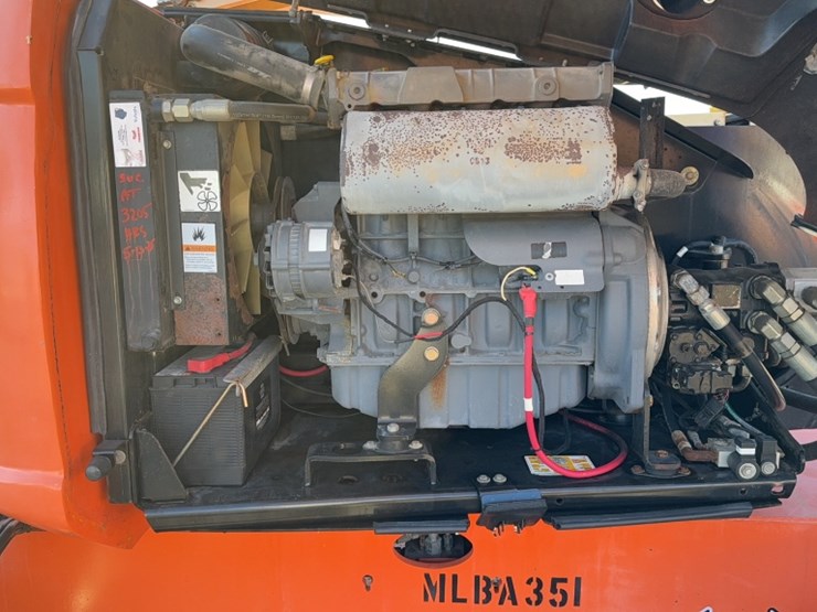 2013-jlg-600aj-image-9