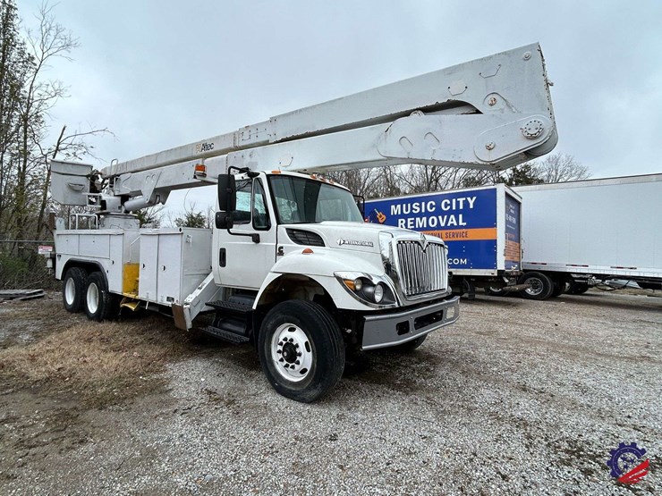 2009-international-7400-image-7