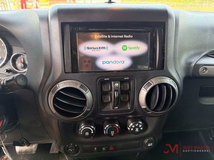 2014-jeep-wrangler-image-17