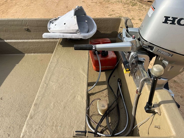 14'-fiberglass-jon-boat-w/honda-25hp-4-stroke-outboard-motor-&-trailer-image-13