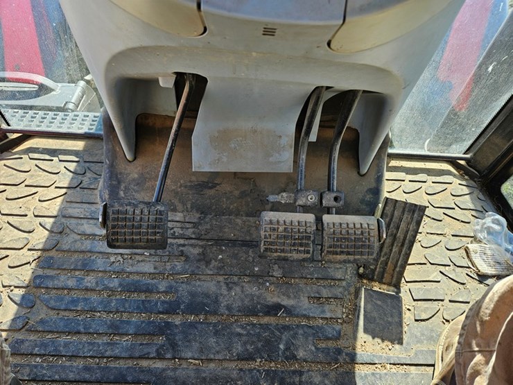 massey-ferguson-6480-image-39