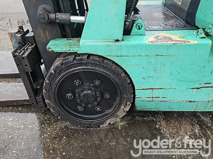 2001-mitsubishi-fgc25-image-15