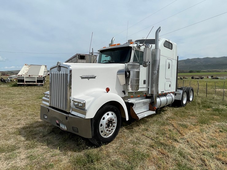 2000-kenworth-w900l-image-1