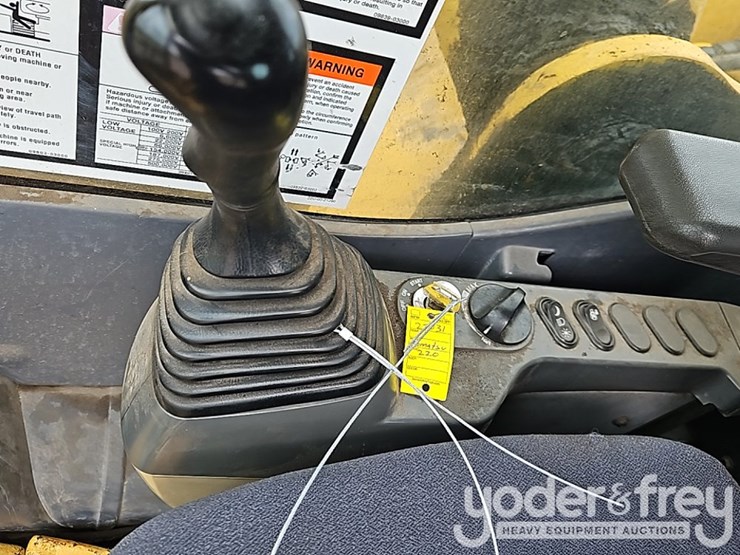 2007-komatsu-pc220-lc-8-image-40