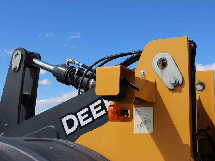 2021-deere-524p-image-25