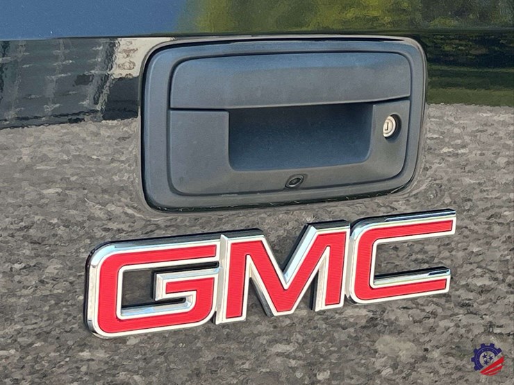 2015-gmc-3500-image-28