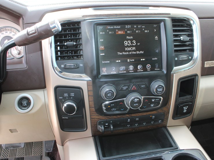 2015-ram-2500-laramie-longhorn-image-46