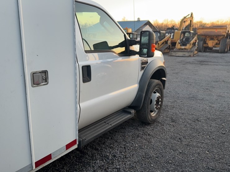 2010-ford-f550-image-6