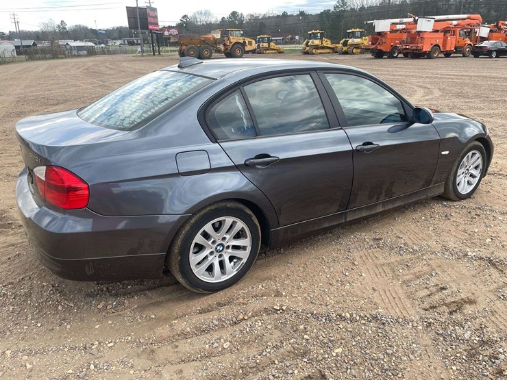 2006-bmw-325i-4-door-sedan-(178,642-miles)-image-3