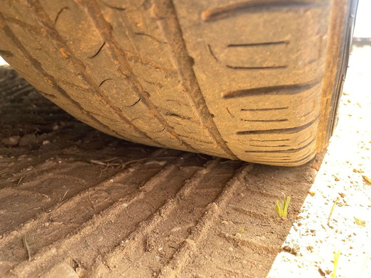 2013-toyota-avalon-hybrid-limited-4-door-sedan-(399,665-miles)-image-23