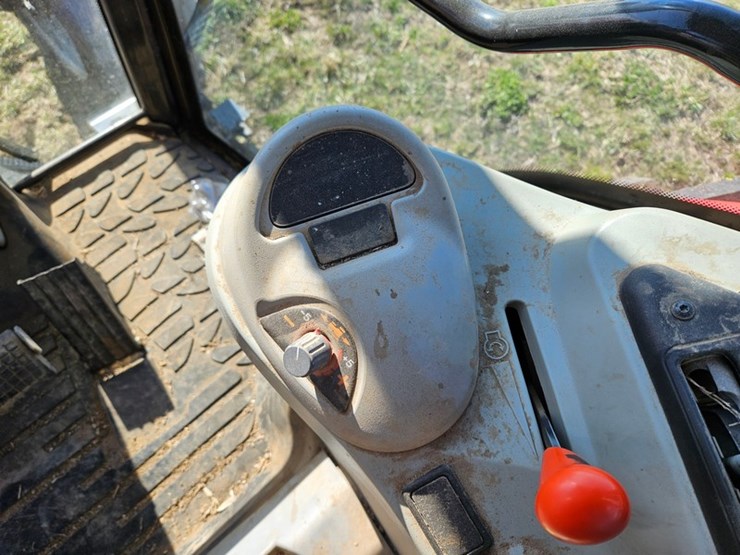 massey-ferguson-6480-image-30