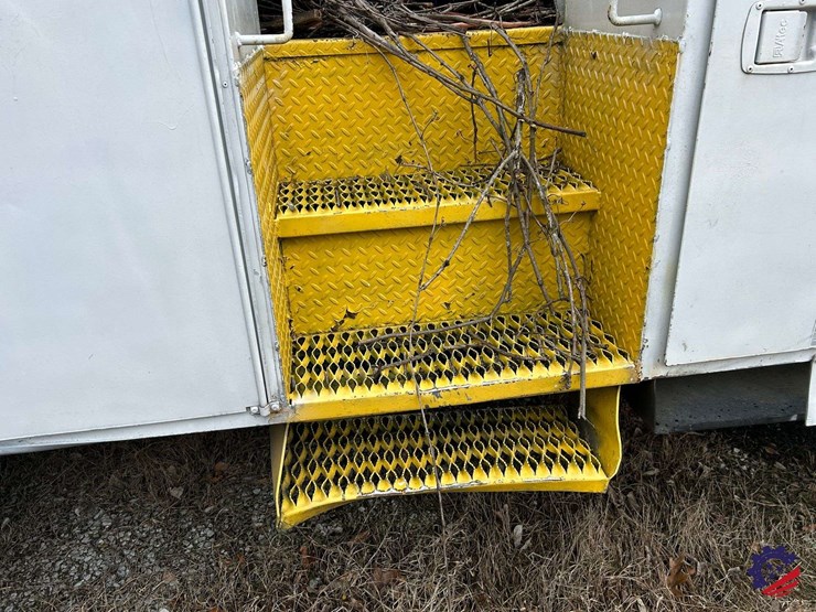 2009-international-7400-image-46