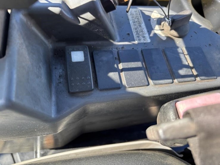 2015-caterpillar-305.5e2-cr-image-32